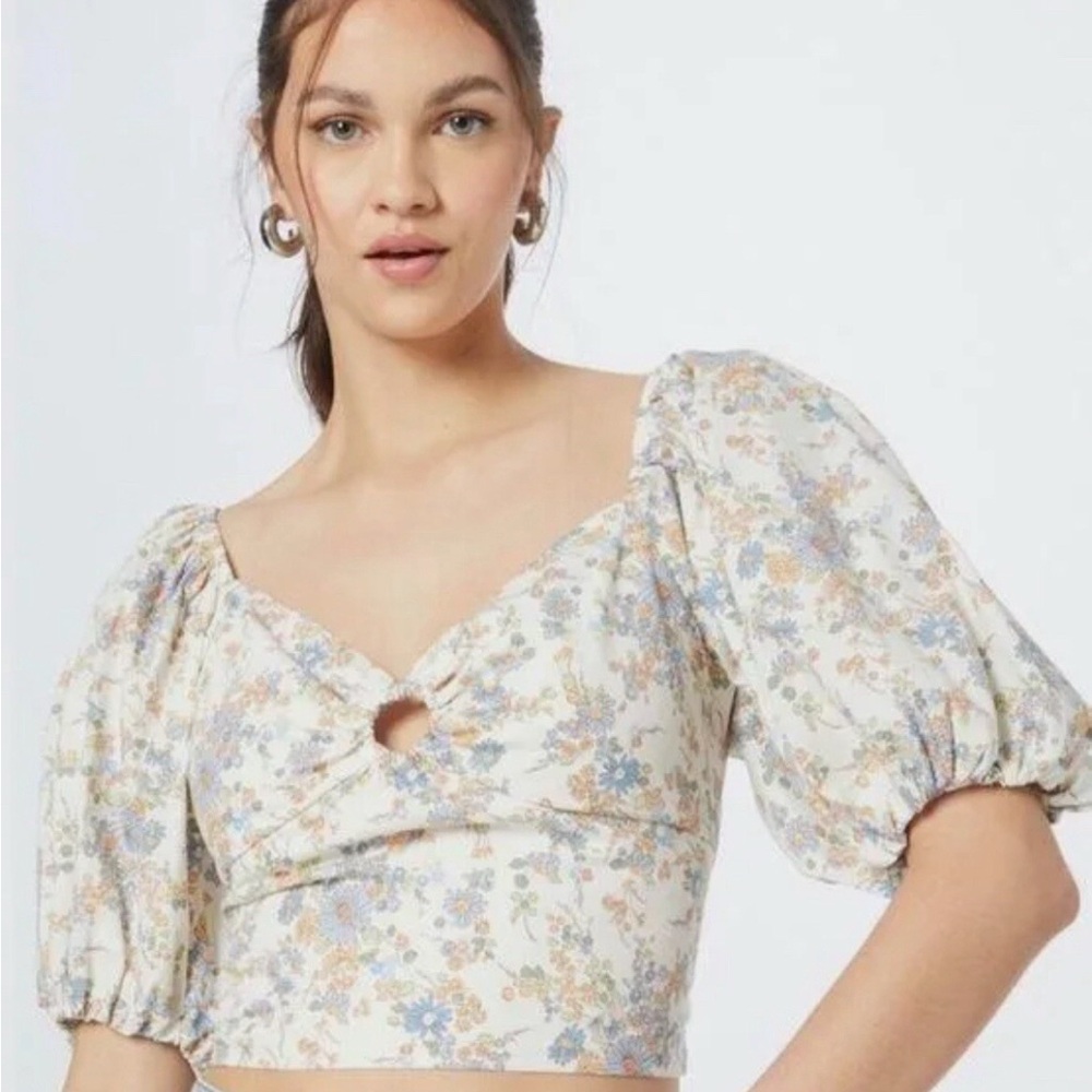 NWOT Abercrombie Floral Cropped Top